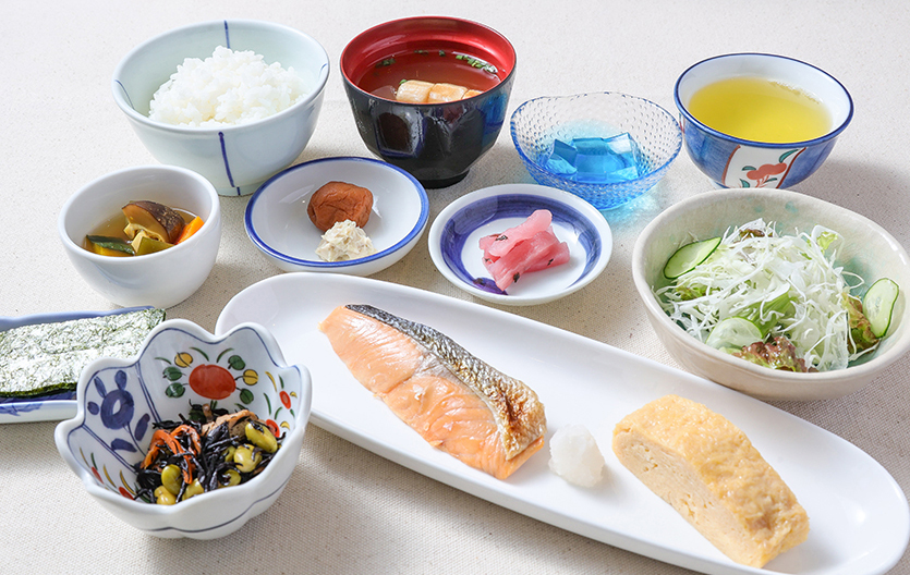 朝食